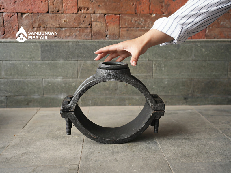 Fungsi clamp saddle dan cara kerjanya pada pipa HDPE atau PVC