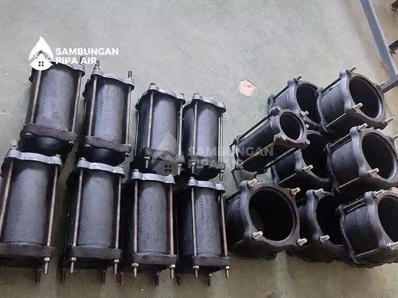 Giboult Joint terpasang pada sambungan pipa HDPE untuk jaringan distribusi air PDAM